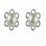 Boucles d'oreilles en argent avec une jolie perle de culture argent