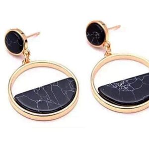 boucles d'oreilles noires et dorées