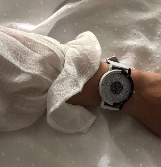 Montre femme originale bracelet cuir